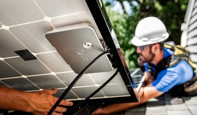 Read more about the article LG Unveils High-Performance Solar Panel With Integrated Micro-Inverter