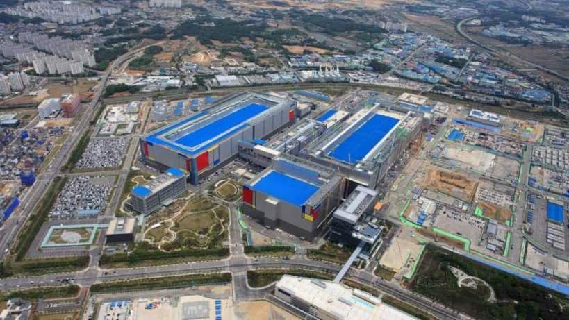 Read more about the article Samsung Electronics Expands its Foundry Capacity with A New Production Line in Pyeongtaek, Korea