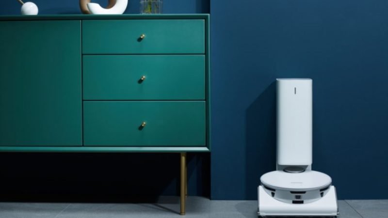 Read more about the article Samsung Raises the Bar for Smart Robot Vacuums with the Jet Bot AI+